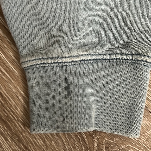 Crewneck - Picture 5 of 5